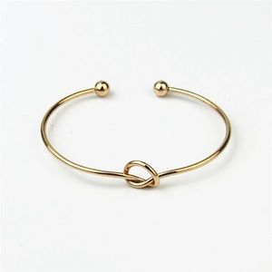 🆕 Minimalist Gold Knot Bracelet